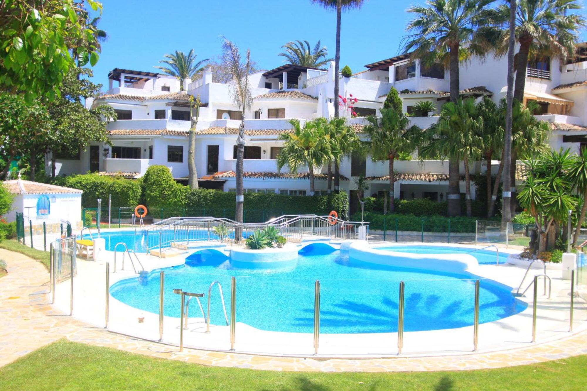 2036 Modern Golden Duplex Penthouse Marbella